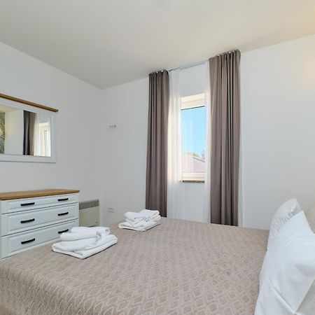 Apartments Divna Мали-Лошинь Экстерьер фото